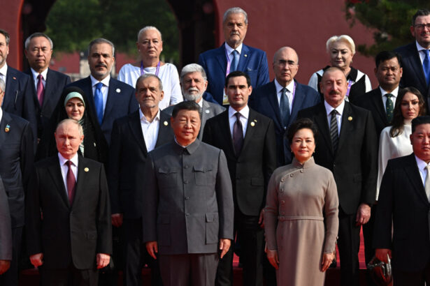 foto adrian nastase si viorica dancila s au fotografiat alaturi de dictatorii lumii xi jinping vladimir putin si kim jong un 68b7e96b62b2e
