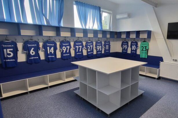 foto exclusiv acasa la metalul cum arata vestiarul unei echipe de liga a 2 a 68d53a683ce9a