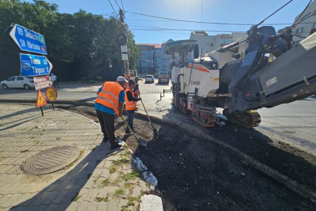 foto lucrari intense pe drumurile judetene din constanta echipele de la sc drumuri judetene constanta sa mobilizate pe mai multe trasee 68b7f931f15ce