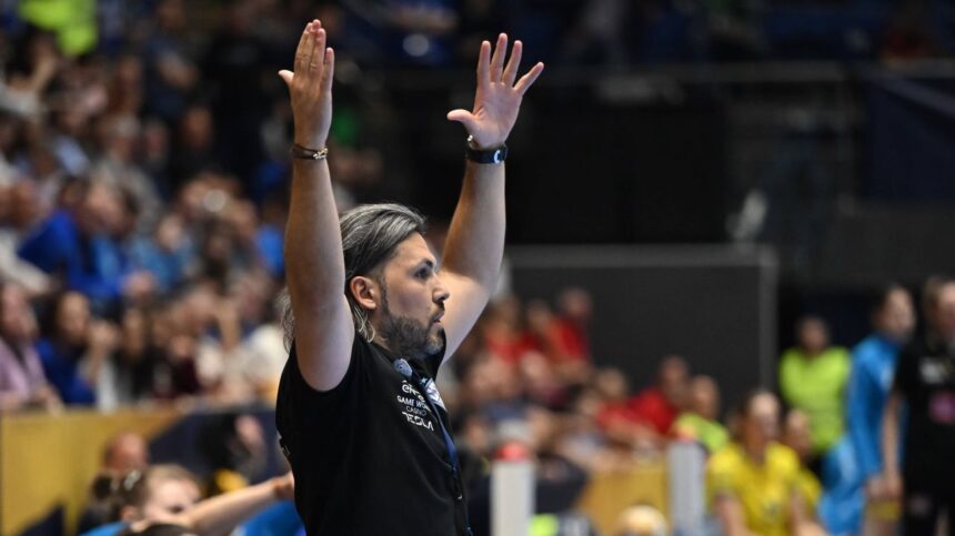 foto reactii acide ale suporterilor dupa esecul lui csm bucuresti din champions league adi talent pana unde vei merge 68bdccca6f190