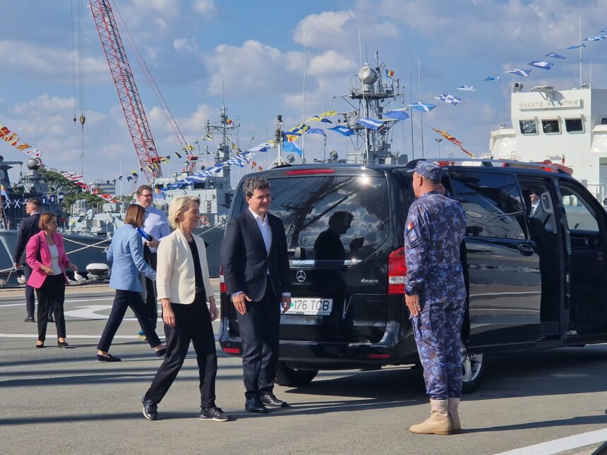 foto video ursula von der leyen in portul militar constanta alaturi de presedintele nicusor dan sefa comisiei europene a urcat la bordul fregatei regele ferdinand 68b5aac47c245
