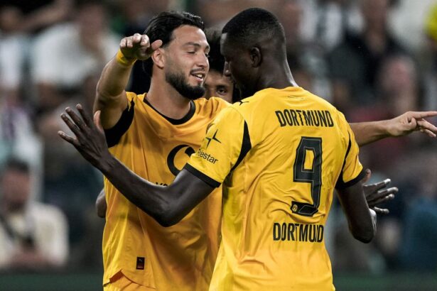 foto viral pe internet ce a aparut pe echipamentul lui sehrou guirassy in juventus borussia dortmund 68ca92457cac2