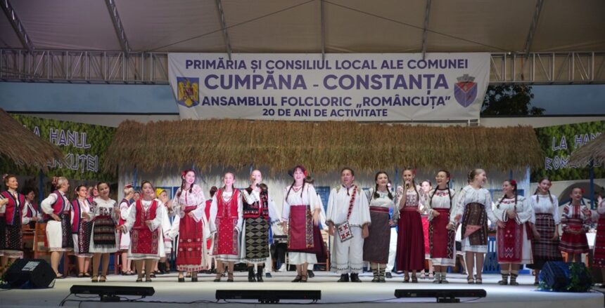 foto week end de sarbatoare in cumpana in incinta noului centru civic inaugurat in comuna ansamblul romancuta a sarbatorit 20 de ani de la infiintare si prima editie a targului dobrogean 68c73e98c1d8b
