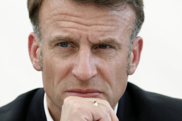 francezii nu l mai vor pe macron un sondaj arata ca doua treimi doresc demisia presedintelui frantei 68b9fcb3a622d