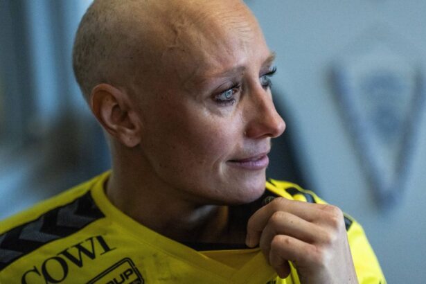 galerie foto a invins cancerul in 66 de zile camilla herrem fara par si cu lacrimi in ochi la revenirea pe teren 68b6970acb962