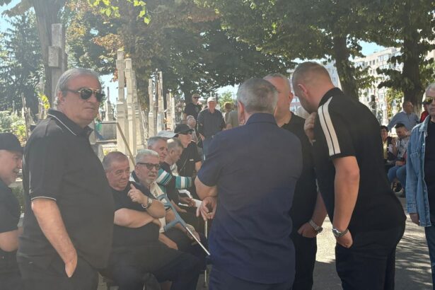 galerie foto inmormantarea lui florin marin mihai stoichita si mm stoica prezenti la biserica gestul facut de borcea 68cfc6ce228cf
