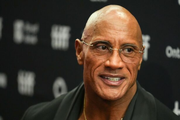 galerie foto the rock a dat cartile pe fata in dialog cu cnn muschii mei asta s a intamplat 68c1ba416bcbe