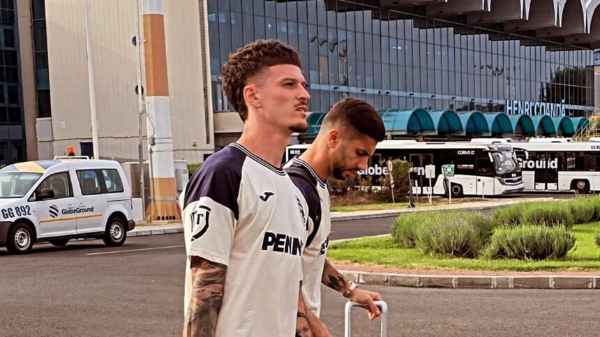 Tricolorii decolează spre Cipru! Imagini cu elevii lui Lucescu de pe aeroport 1 galerie foto tricolorii decoleaza spre cipru imagini cu elevii lui lucescu de pe aeroport 68bda628cba68