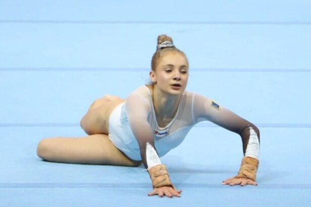 gimnasta de la csm constanta sabrina voinea lupta pentru medalii la cupa mondiala de la paris 68c1c22382c22