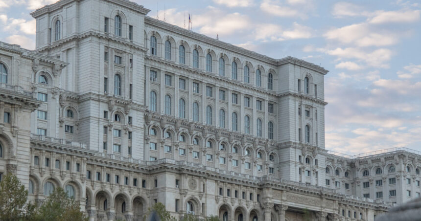 guvernul isi angajeaza raspunderea pe cinci proiecte din pachetul doi de reforma senatul si camera in sedinte comune succesive 68b569168adab