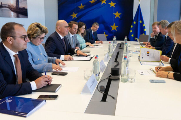 ilie bolojan mesaj de la bruxelles dupa intalnirea cu comisarul pentru economie vom continua sa lucram la reforme 68d134c0da8f7
