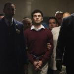 imaginea unui criminal celebru folosita online pentru vanzarea de haine luigi mangione e judecat pentru uciderea unui ceo american 68b85cc1b9dd7