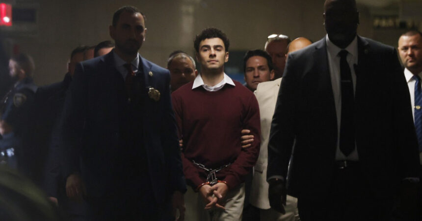 imaginea unui criminal celebru folosita online pentru vanzarea de haine luigi mangione e judecat pentru uciderea unui ceo american 68b85cc1b9dd7