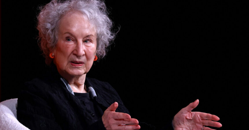 imi pare rau ministrul vostru al educatiei crede ca sunteti prosti reactia virala a scriitoarei margaret atwood 68b83dcc16966