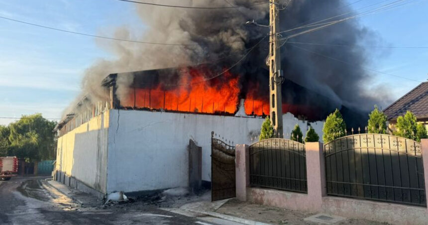 incendiu in judetul galati arde o hala din sendreni unde erau depozitate uleiuri si peleti 68bbec3f506a5