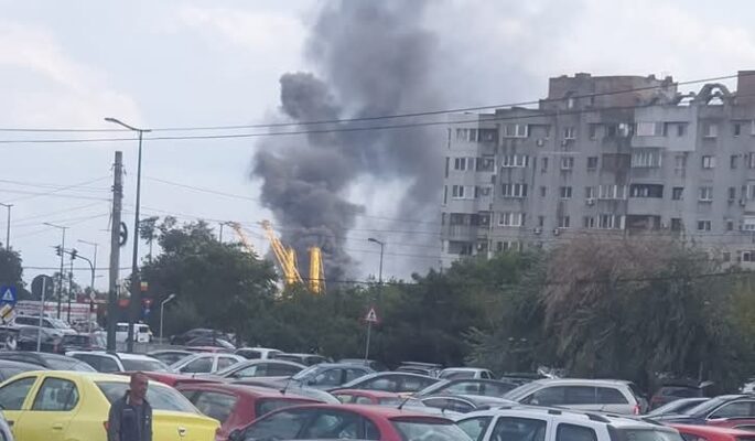 incendiu violent la o nava aflata la reparatii in santierul naval constanta 68dbda51a5a88
