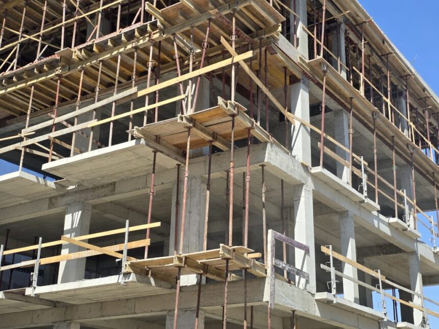investitor spaniol cu firma pe pierdere cere puz pentru blocuri turn pe litoral 68d123525cb6f