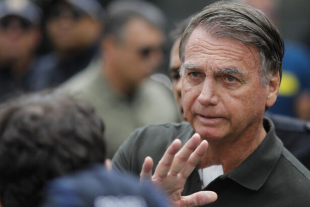 jair bolsonaro internat un episod sever de sughit varsaturi si scaderea tensiunii arteriale 68c9cde8e9f8a