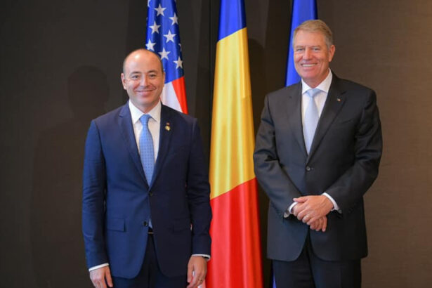 klaus iohannis sfetnic pentru demnitarii romani este nevoie totusi de expertiza unui om care a petrecut 10 ani la cotroceni 68bc2b97e5bbe