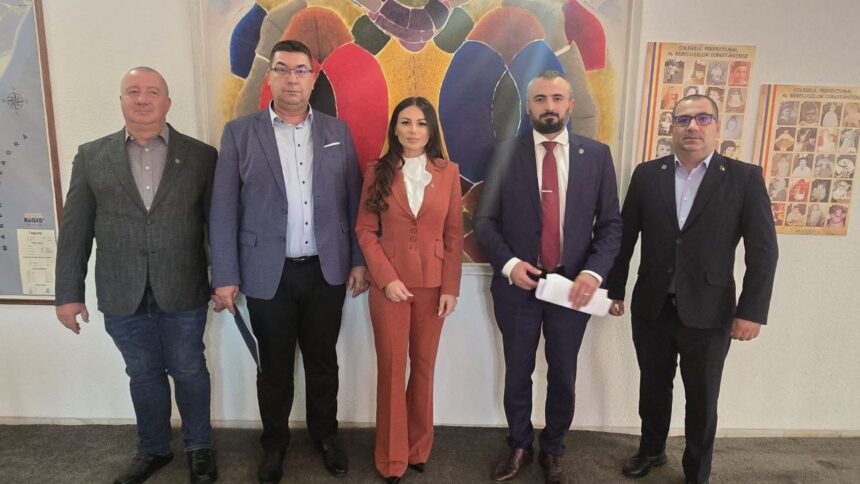 live foto video senatorul aur constanta nicolae vlahu intalnire cu prefectii din constanta si tulcea si alte autoritati pe tema decolmatarii canalelor de la dunare 68c1a43417297