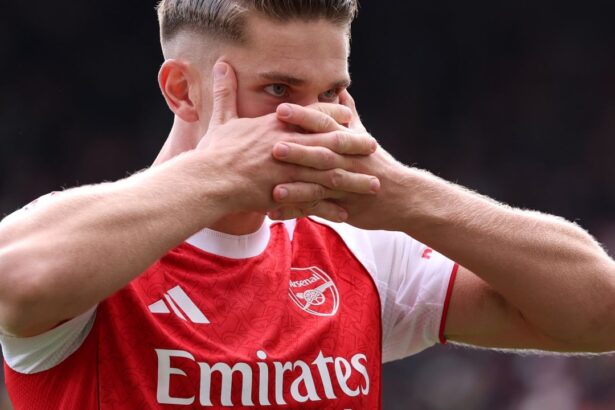 live video premier league duminica de vis aston villa fulham si newcastle arsenal live pe voyo 68d919cc37e6c