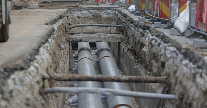 lucrari la sistemul de incalzire din bucuresti in cinci sectoare sunt afectate sute blocuri si un spital dar si mai multe firme 68d111cb8206b