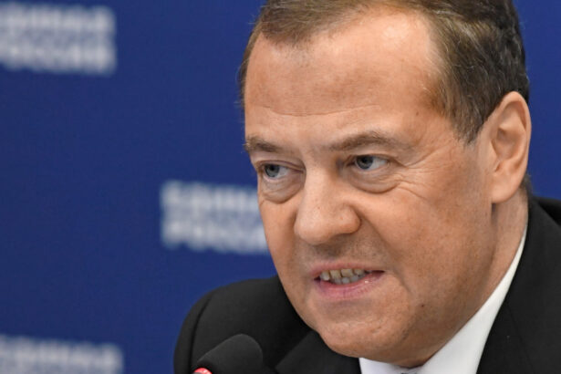 medvedev ameninta statele ue vom fi cu ochii pe degeneratii de la bruxelles care vor sa confiste activele rusiei 68c7efc9d98d6