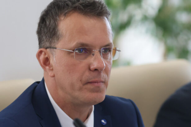 ministrul apararii cred ca rusia nu va ataca un stat nato cand ataci un stat nato toate statele nato vor intra in razboi cu rusia 68c54ccb44625