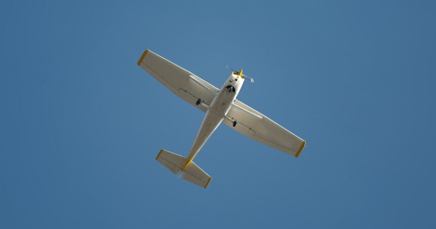 news alert un avion de mici dimensiuni s a prabusit in incinta unei unitati militare din iasi doi barbati in stare grava 68d81626b580a