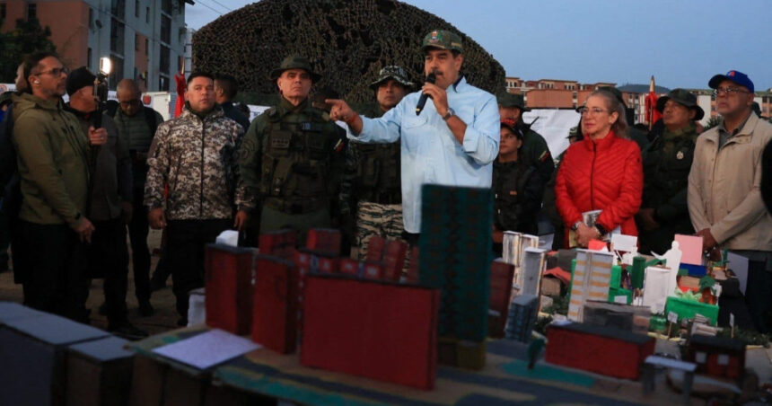 nicolas maduro cheama populatia venezuelei in cazarmi pentru a invata sa traga cu arma 68c55a99a7140