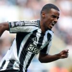 oficial atacantul alexander isak transferat de newcastle la liverpool pentru o suma record 68b60df126430