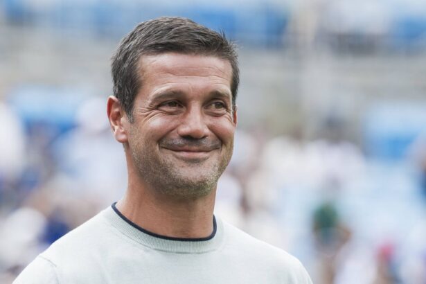 oficial chivu si inter exulta au scapat de atacantul care lua 3 milioane de euro pe an 68b6ba314a5f4