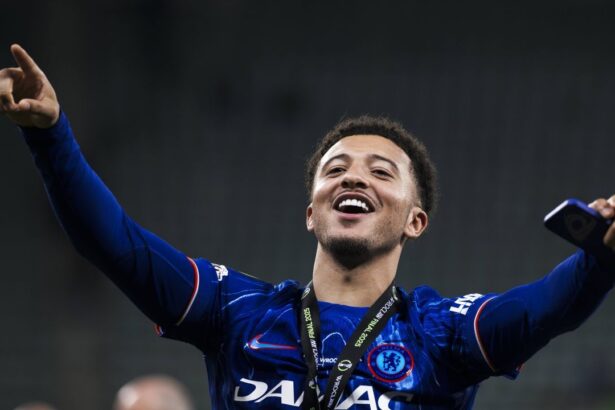 oficial jadon sancho s a transferat in ultima zi de mercato 68b6a89e32323