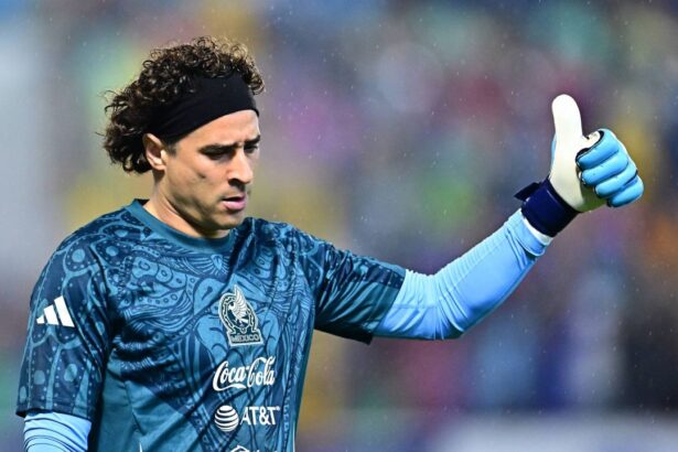 oficial pana sa bifeze al saselea campionat mondial legendarul guillermo ochoa va fi pregatit de fostul antrenor de la universitatea craiova 68c3e2490d8b9