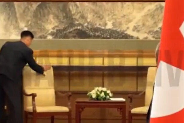 operatiunea dezinfectarea cum sterg nord coreenii urmele prezentei lui kim jong un in camera in care s a vazut cu vladimir putin 68b81003b91f4