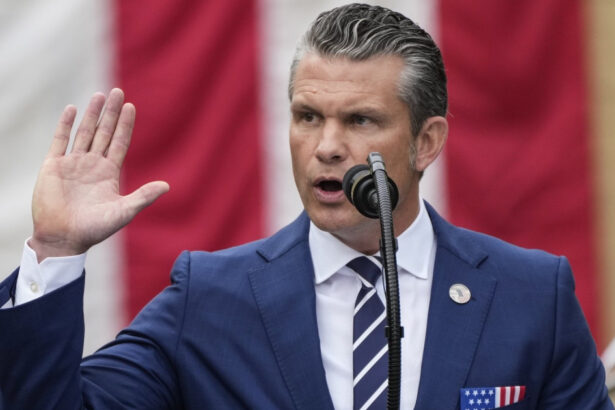 ordinul secretarului american al razboiului dupa asasinarea lui charlie kirk care a starnit stupoare in randul armatei sua 68c54613213e0