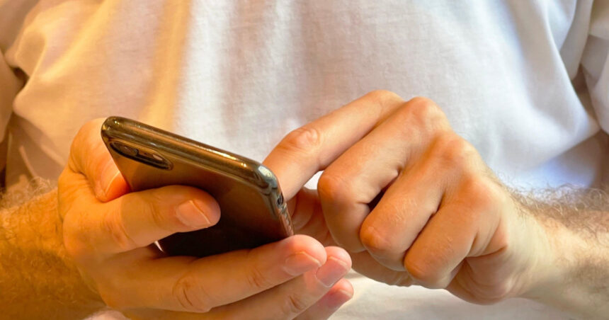 politia atrage atentia asupra unei noi metode de frauda folosind whatsapp semnele care arata ca avem de a face cu o inselaciune 68cac4025b5b4