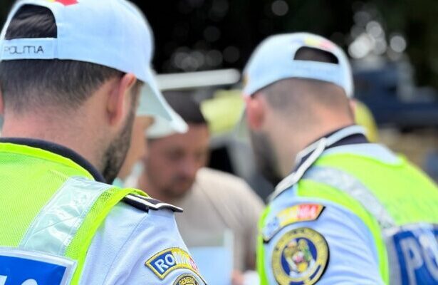 politist de la serviciul siguranta rutiera acrosat cu autoturismul de un sofer pe dn39 68b81e9e0e5a7