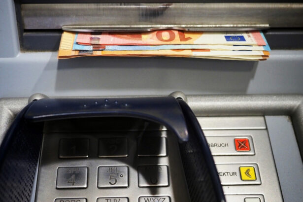 preluare unei banci din romania se apropie de final ce trebuie sa faca clientii ca sa si poata accesa banii din conturi 68bc053d9402a