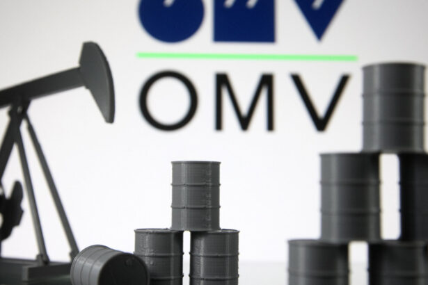 presa austriaca anunta ca omv va face concedieri in special la petrom restructurarile vor afecta si austria germania slovacia 68ba8c69909eb