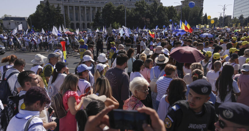 proteste ale sindicalistilor din administratie luni in bucuresti ei ameninta cu greva generala ilie bolojan i a invitat la discutii 68c6c4a760703
