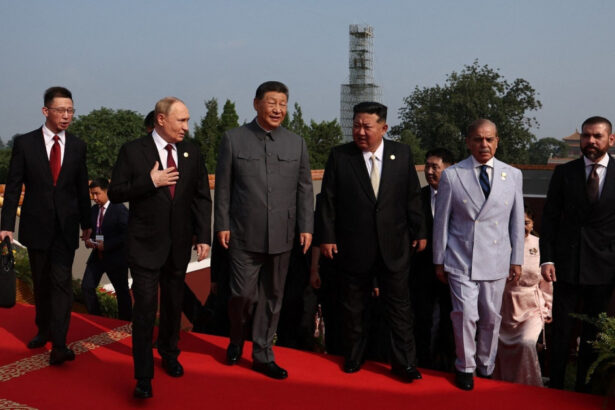 putin si xi jinping au fost surprinsi vorbind cu microfonul ramas deschis despre ce discutau cei doi lideri 68b83dc2e981e