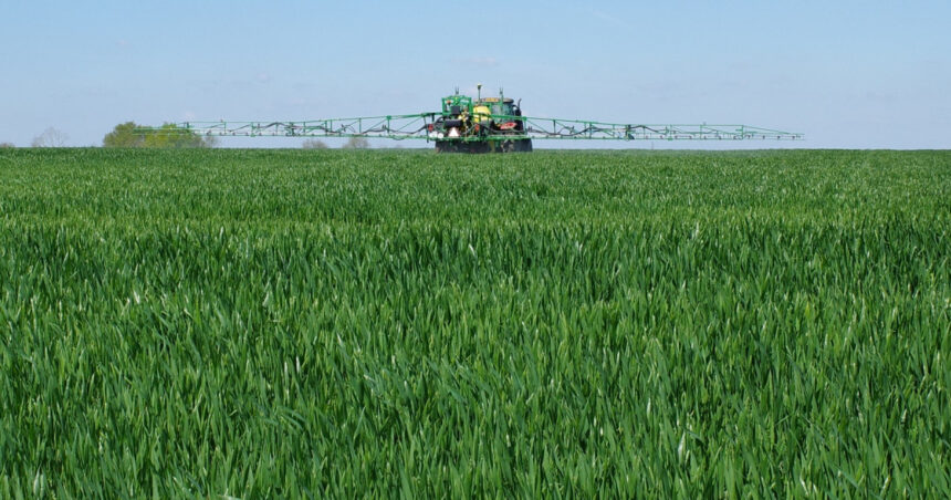 raport ingrijorator europa si a dublat exporturile de pesticide interzise in ue in ultimii sase ani 68d2e4fec4203