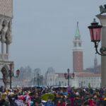 revine taxa pentru turistii care viziteaza venetia in 2026 cand vor trebui sa plateasca vizitatorii 68ced828eb89f