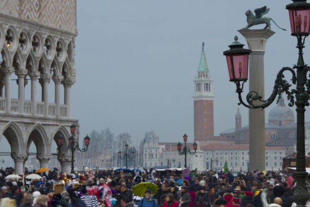 revine taxa pentru turistii care viziteaza venetia in 2026 cand vor trebui sa plateasca vizitatorii 68ced828eb89f