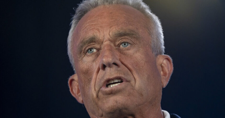 Robert F. Kennedy Jr. va publica un raport despre legătura dintre autism și un medicament popular care conține paracetamol. Ce spun experții? 1 robert f kennedy jr va publica un raport care ar lega autismul de un popular medicament care contine paracetamol ce spun expertii 68bb436c93e83
