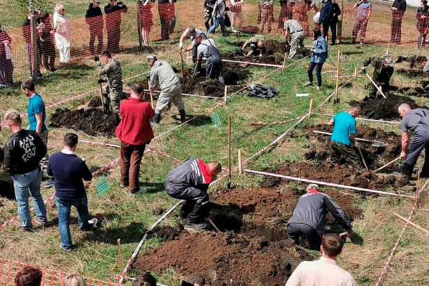 rusia a participat la cupa mondiala a groparilor cu doi angajati ai crematoriului din novosibirsk unde are loc competitia anuala 68c836195be13
