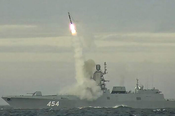 rusia a testat o racheta hipersonica zircon in timpul exercitiilor zapad moscova vrea sa o echipeze pe nave si submarine nucleare 68c6936471072