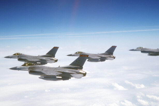 situatie paradoxala avioanele f 16 costa acum mai mult decat f 35 un stat din america de sud ar putea alege aparate gripen sau rafale 68ca48aa197ea