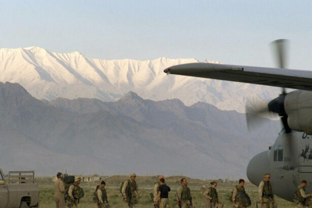 sua vor sa si recupereze baza aeriana din afganistan trump e la o ora distanta de locul unde china produce arme nucleare 68cc3c17b9722